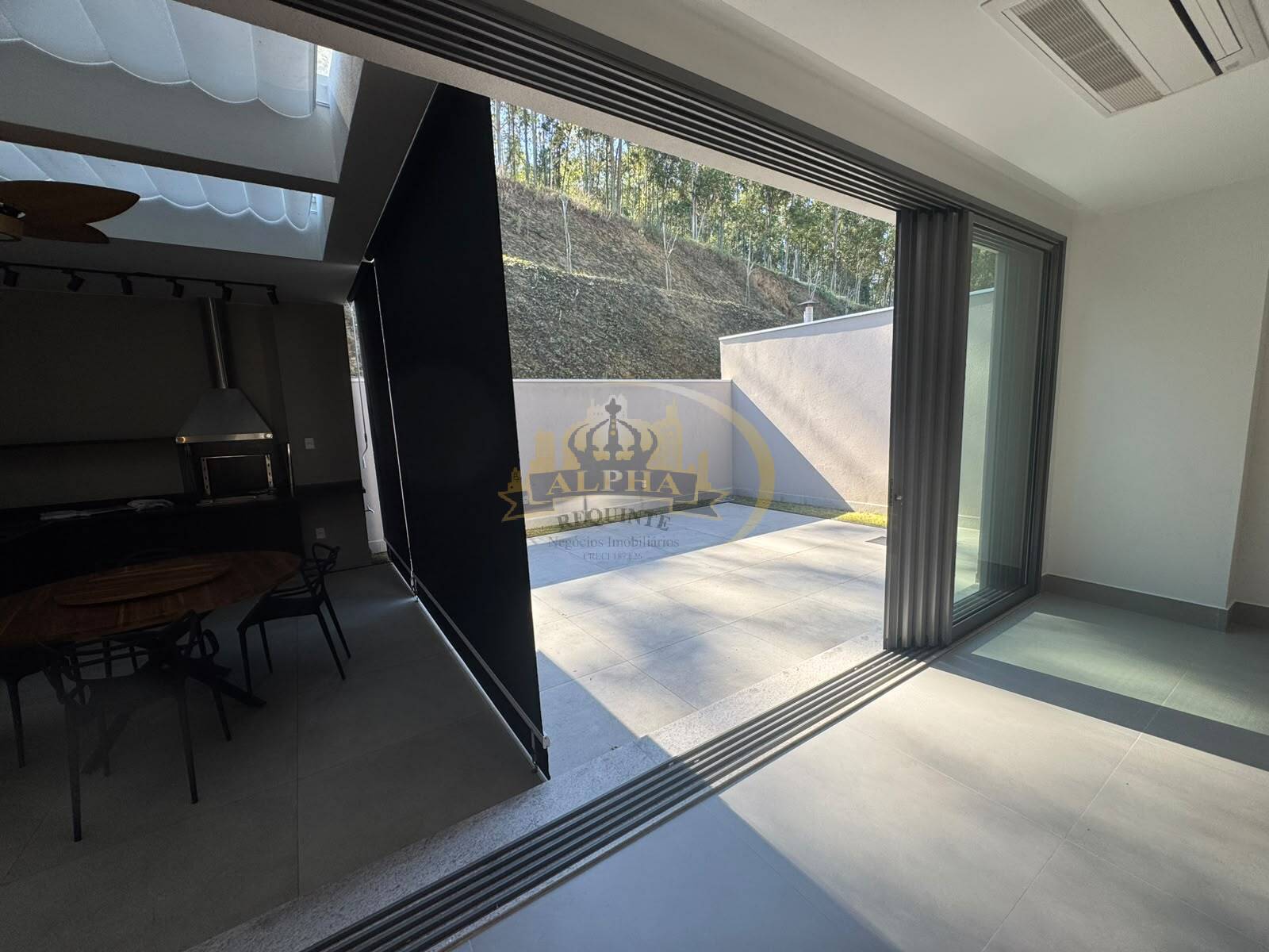 Casa, 3 quartos, 230 m² - Foto 4